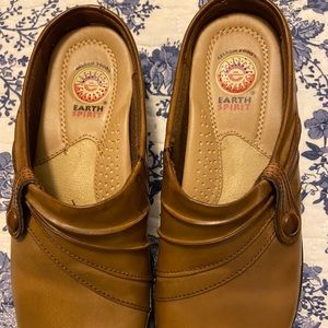 Earth Spirit Clogs size 6.5